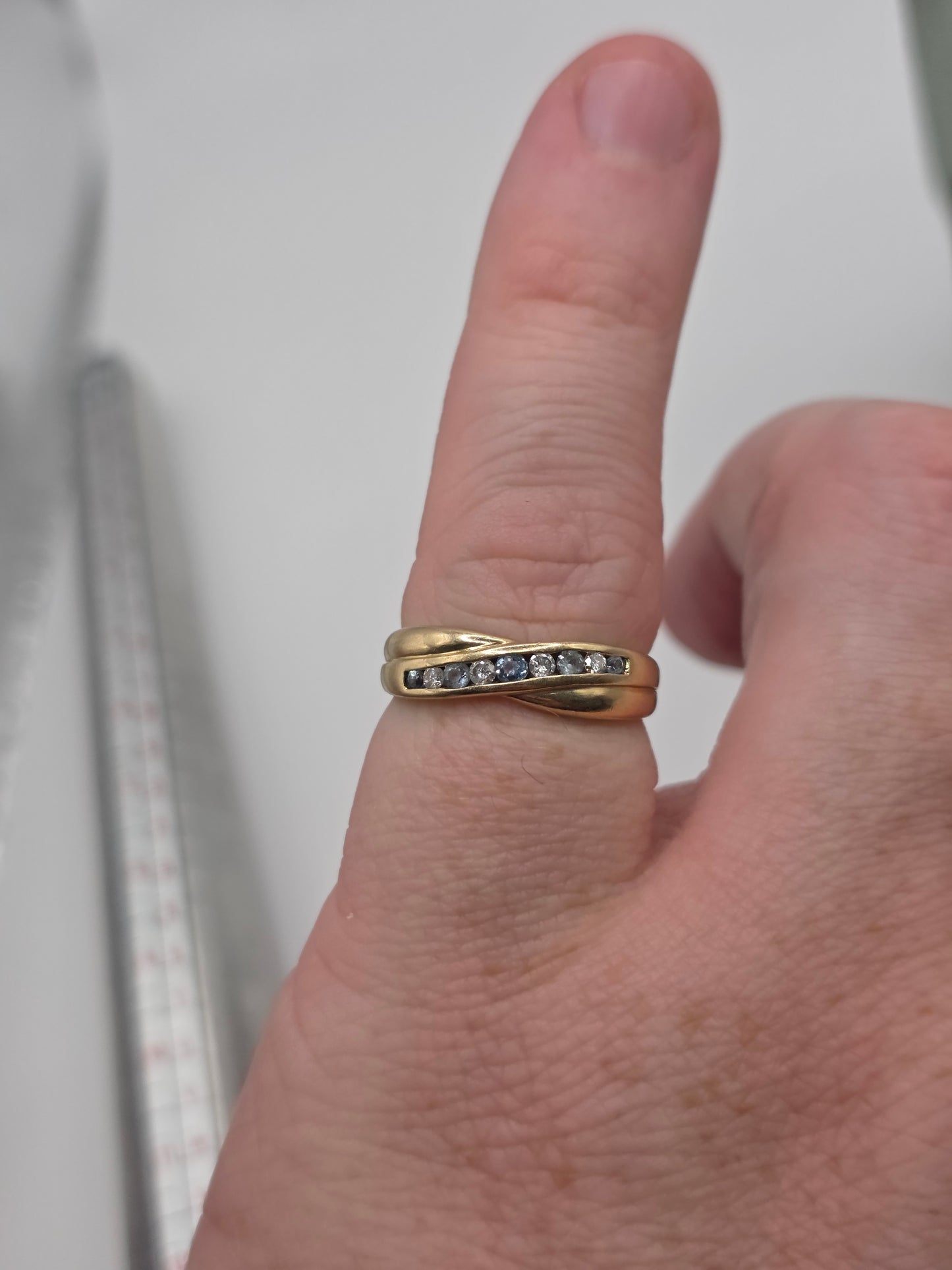 9ct gold aquamarine and diamond ring