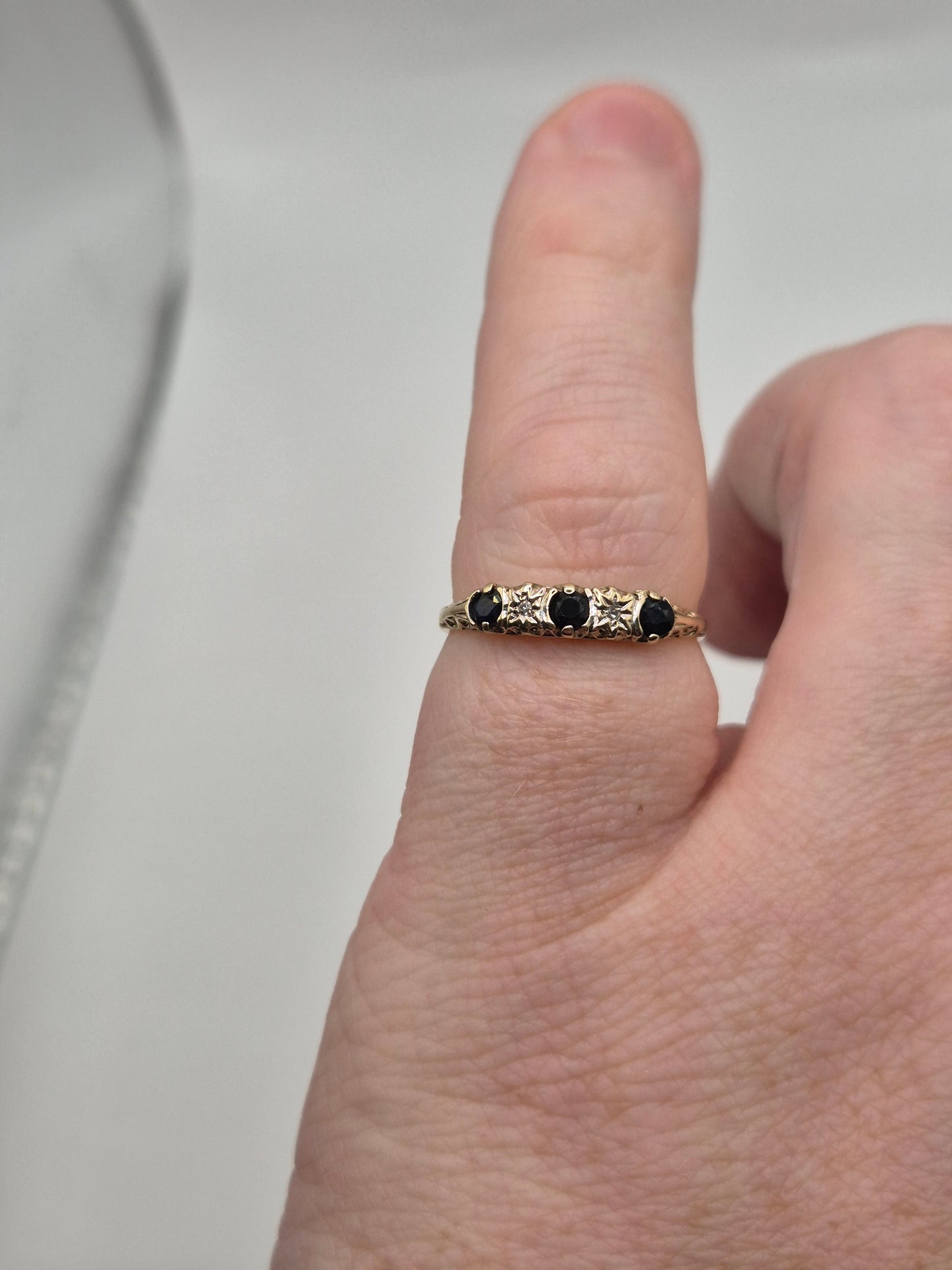 9ct gold sapphire and diamond ring