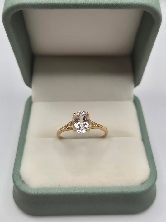 9ct gold white topaz ring