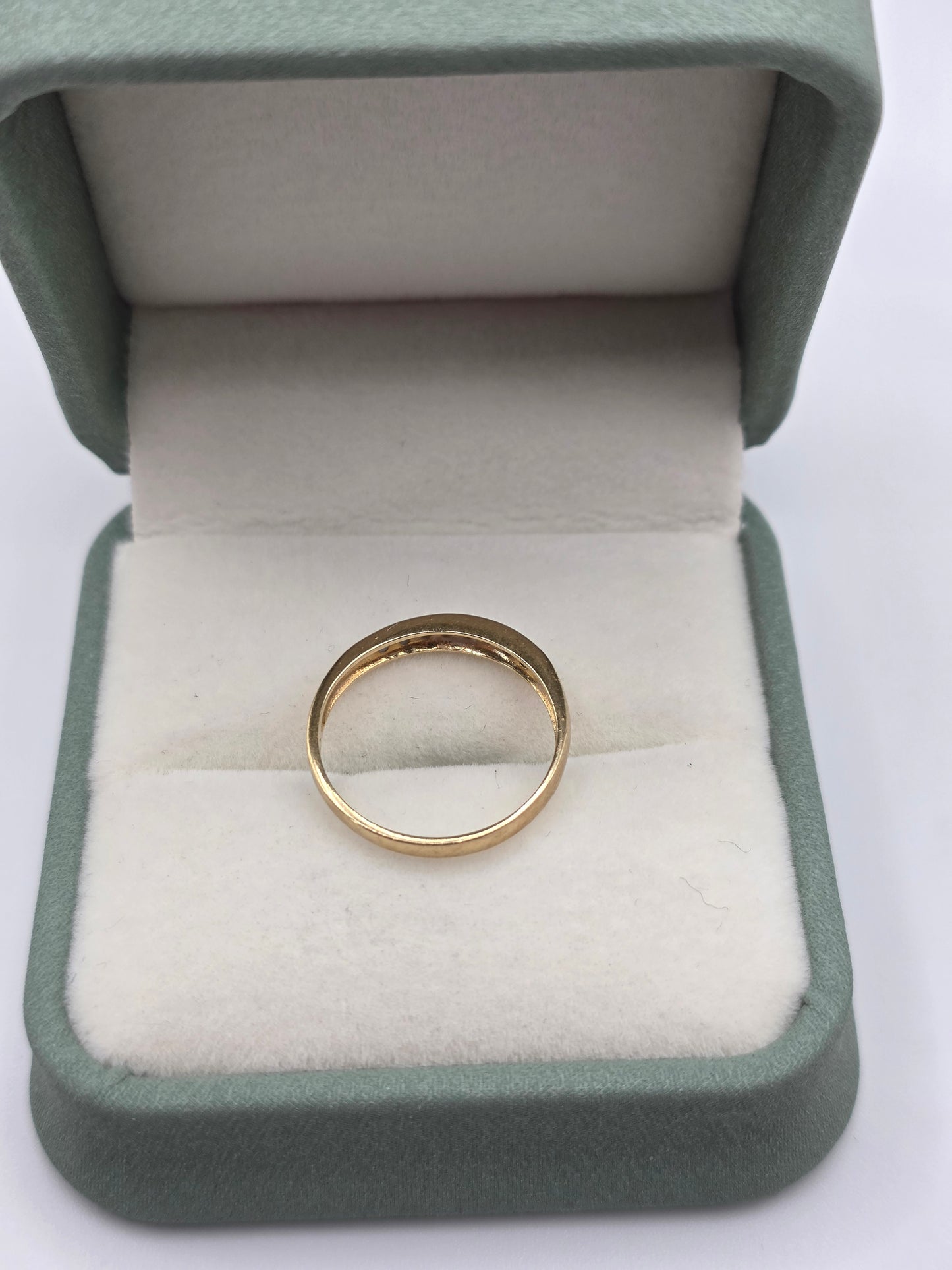 14ct gold chrysoprase ring