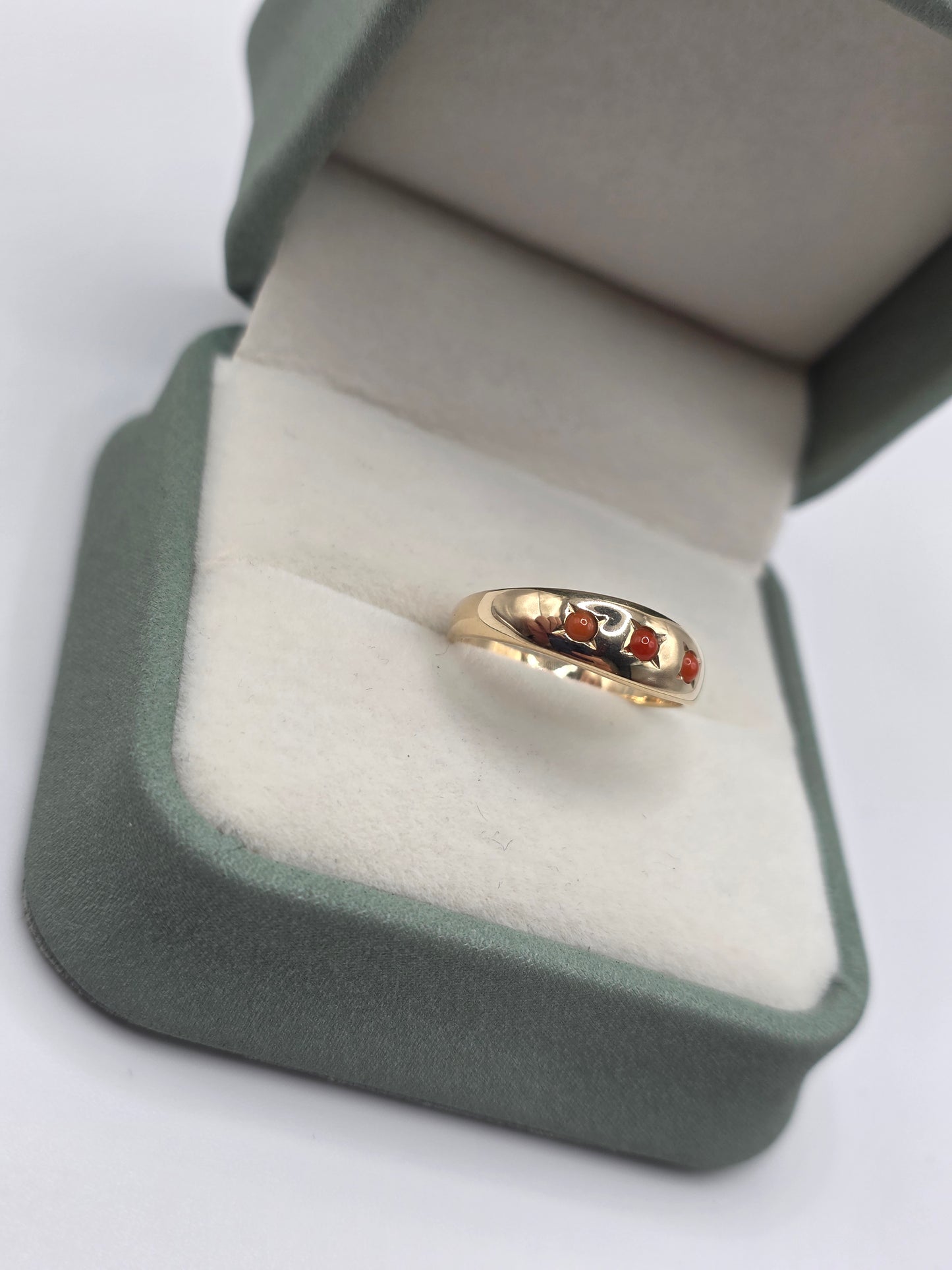 9ct gold coral gypsy ring
