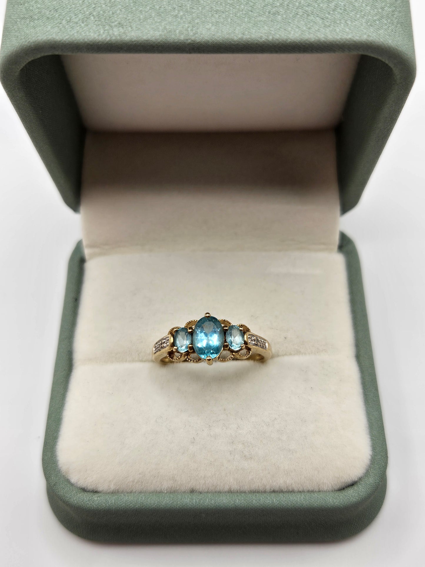 9ct gold topaz and diamond ring