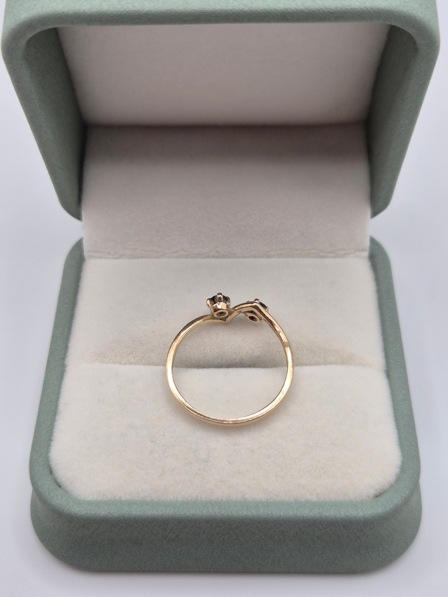 9ct gold sapphire ring