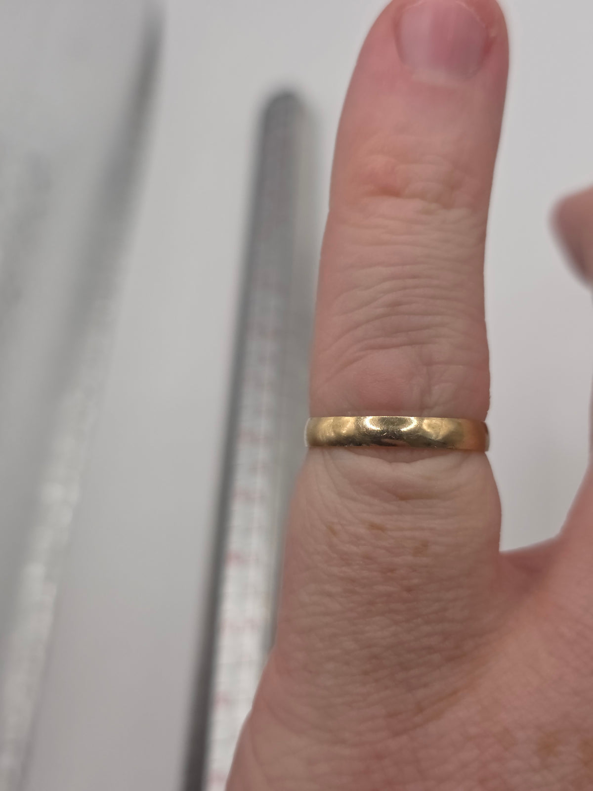 9ct gold band ring