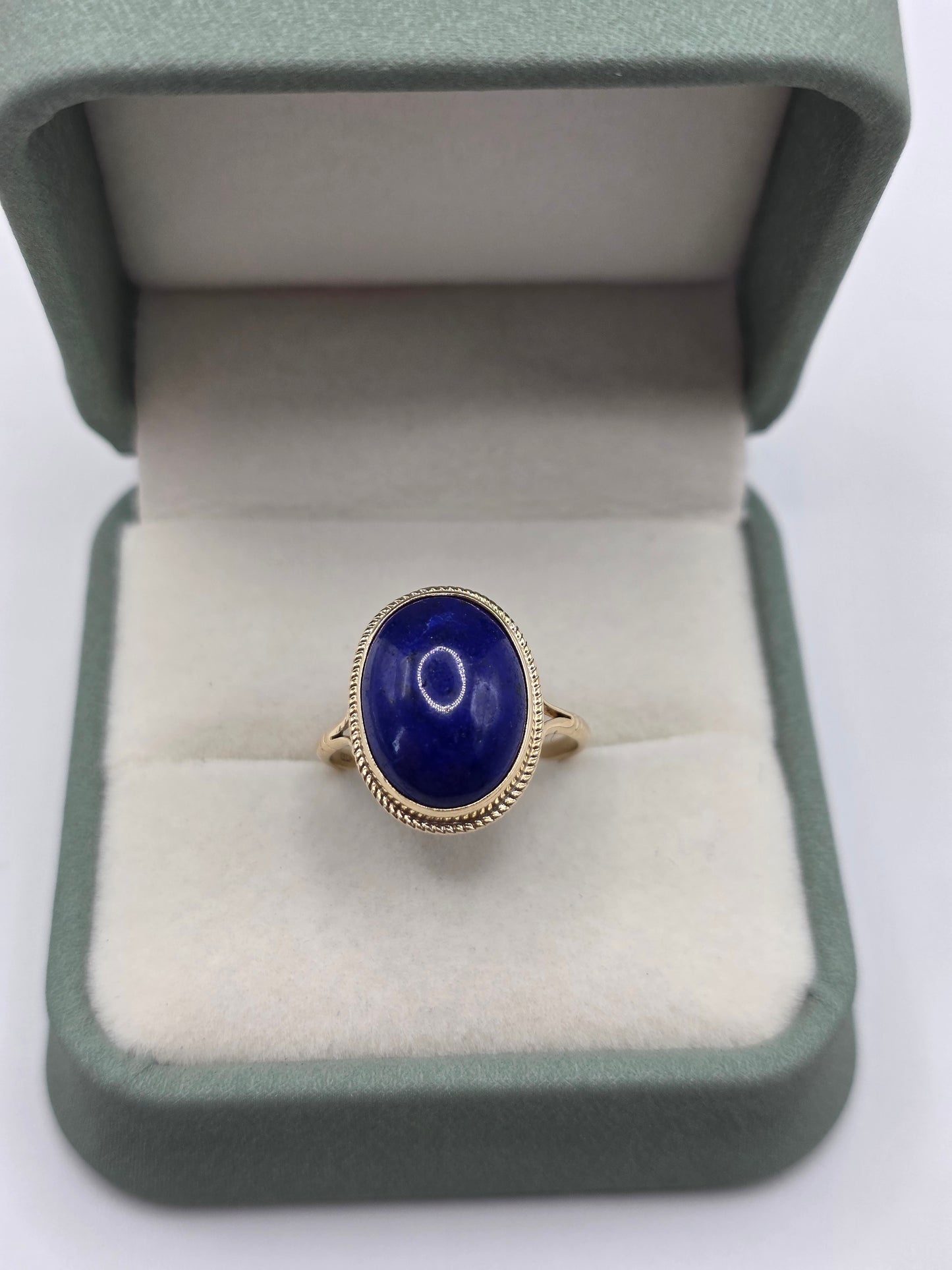 9ct gold lapis lazuli ring