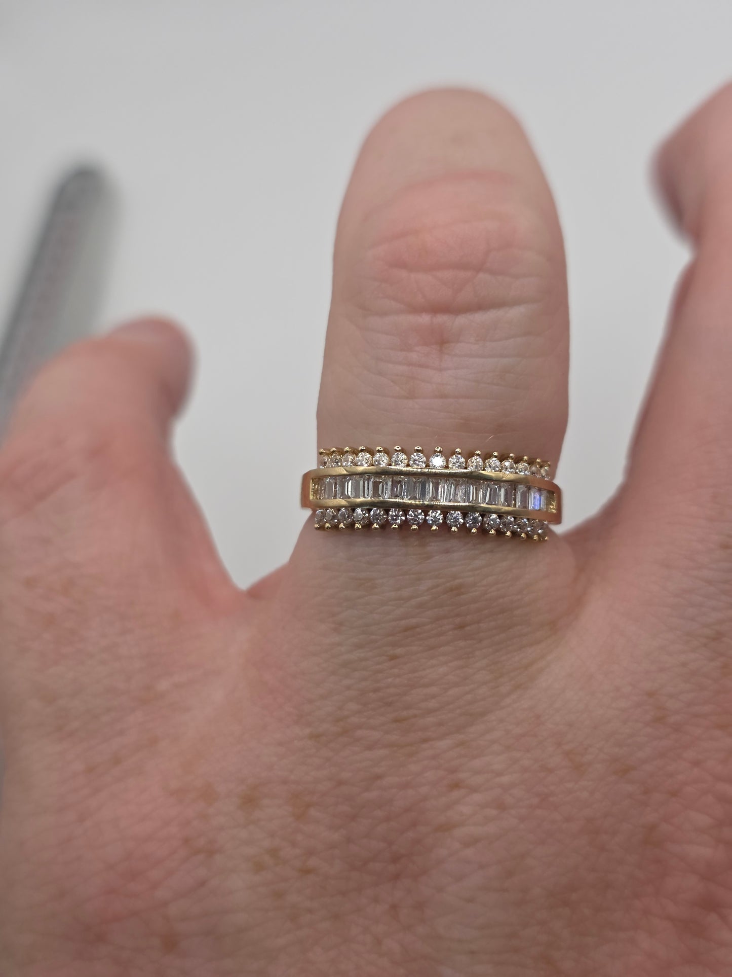 9ct gold cz ring
