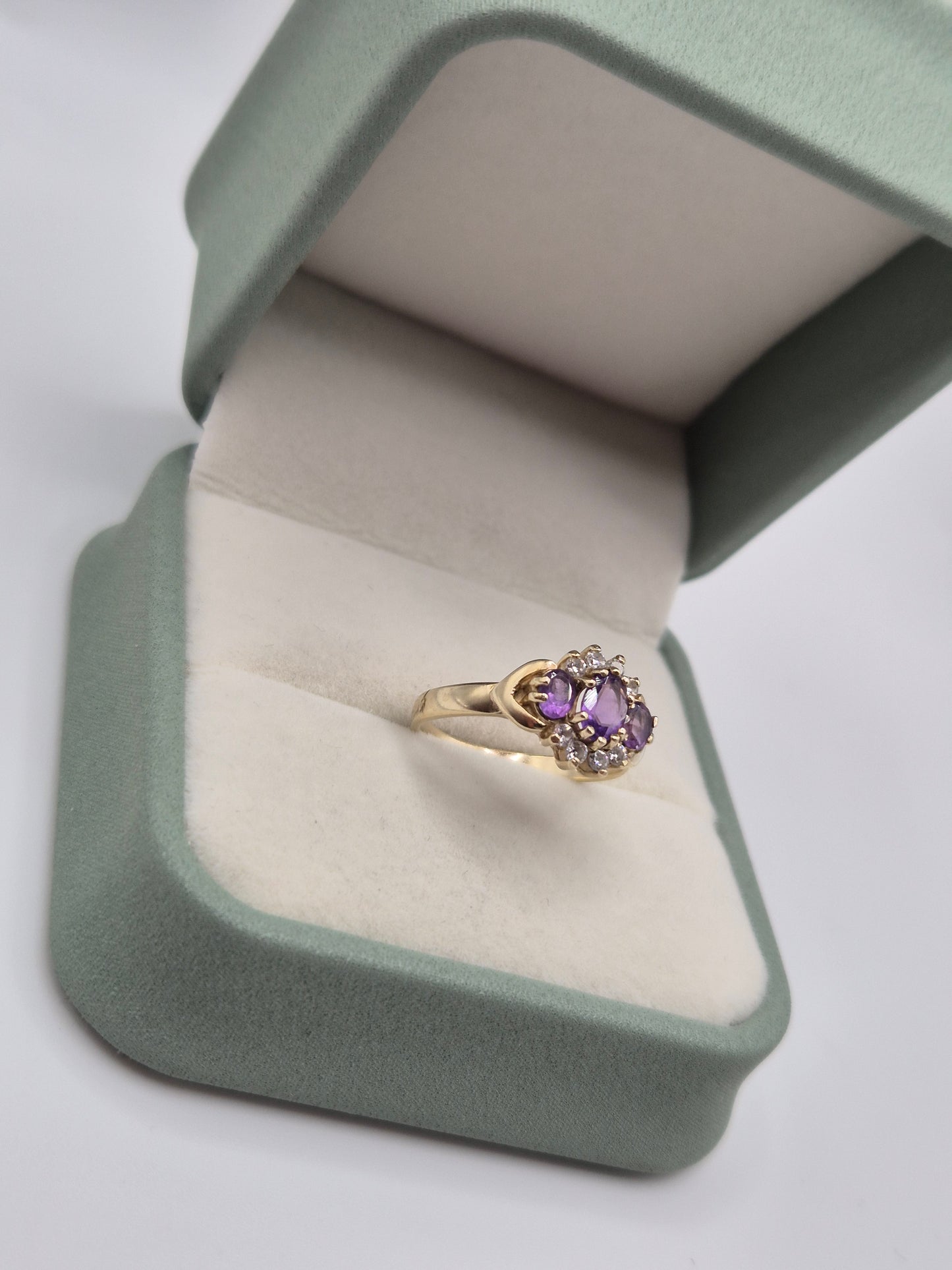 9ct gold amethyst and zircon ring