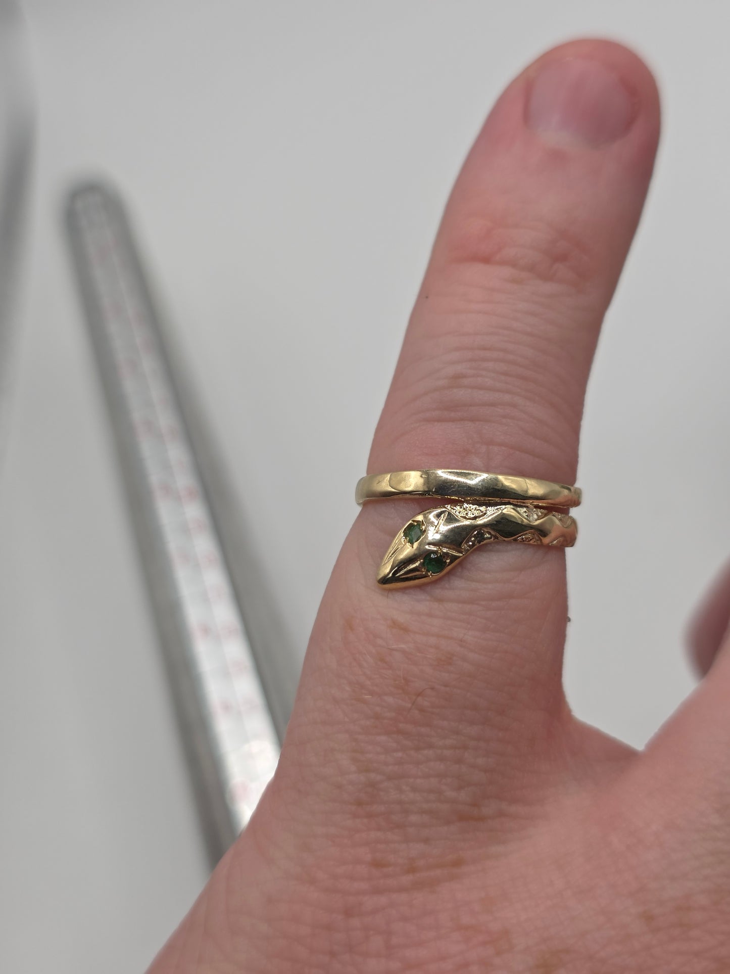 9ct gold emerald snake ring