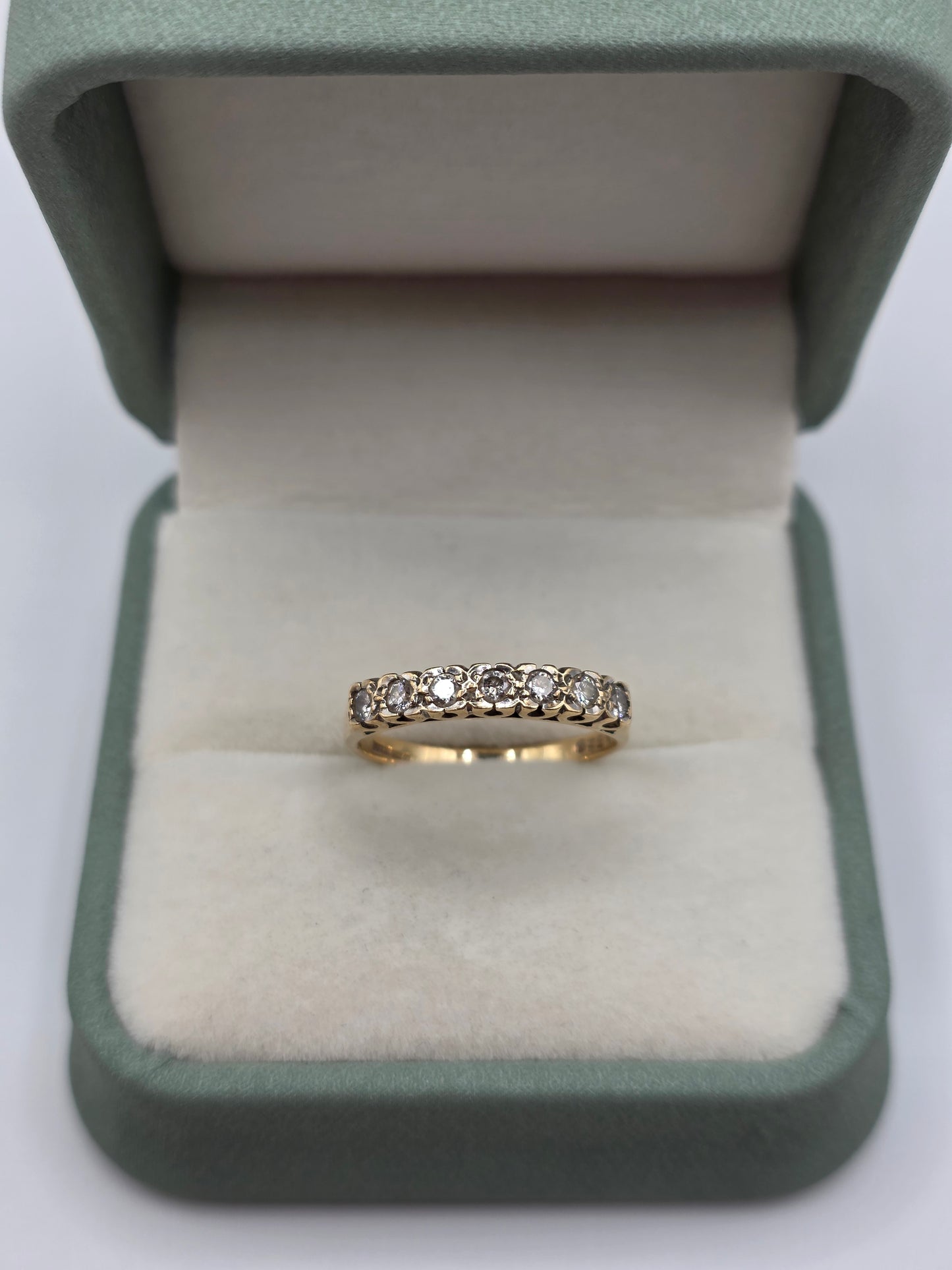9ct gold diamond ring