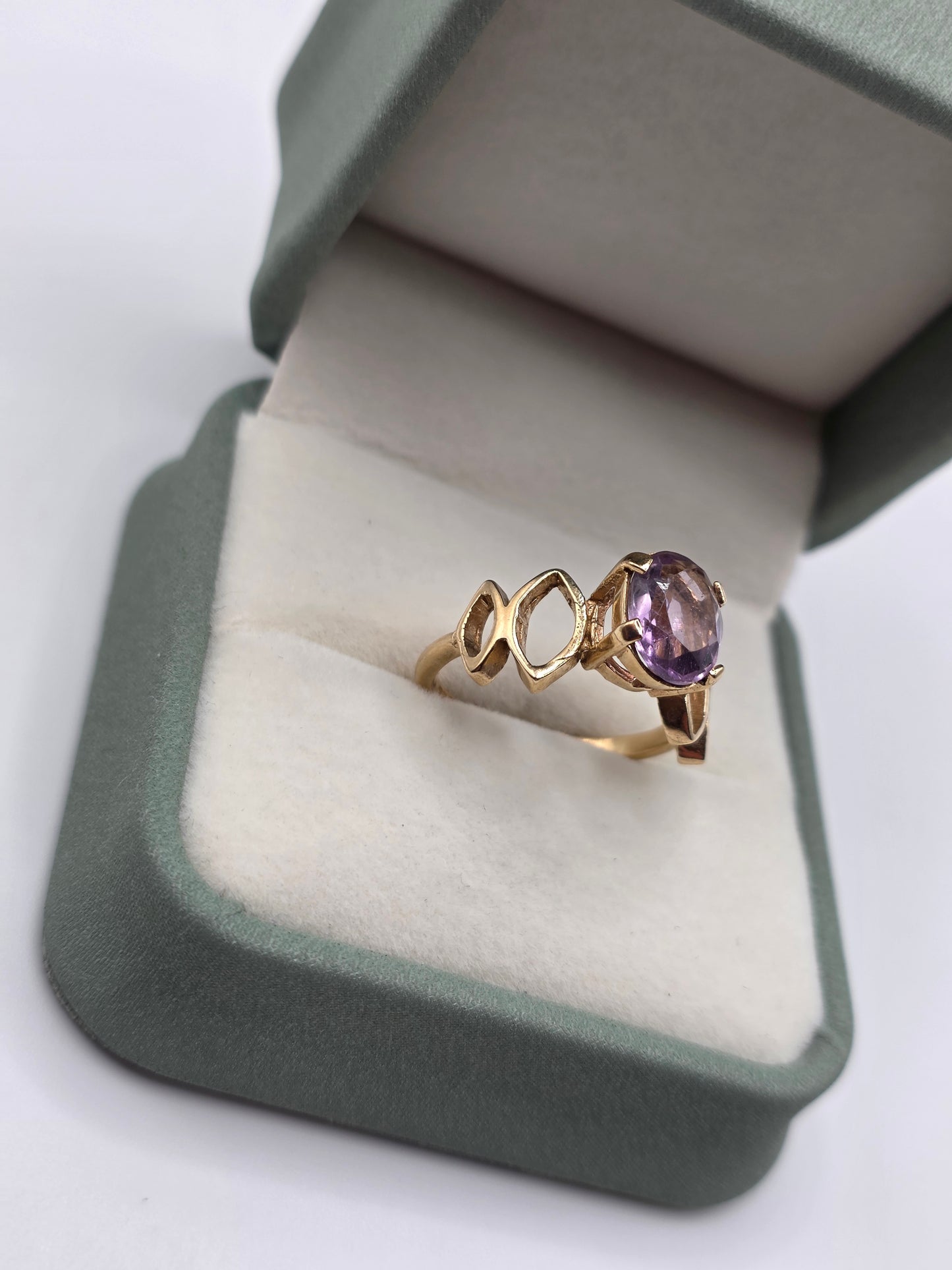 Heavy 9ct gold pale amethyst ring