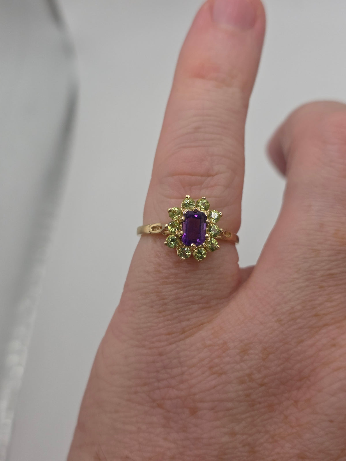 9ct gold amethyst and peridot ring