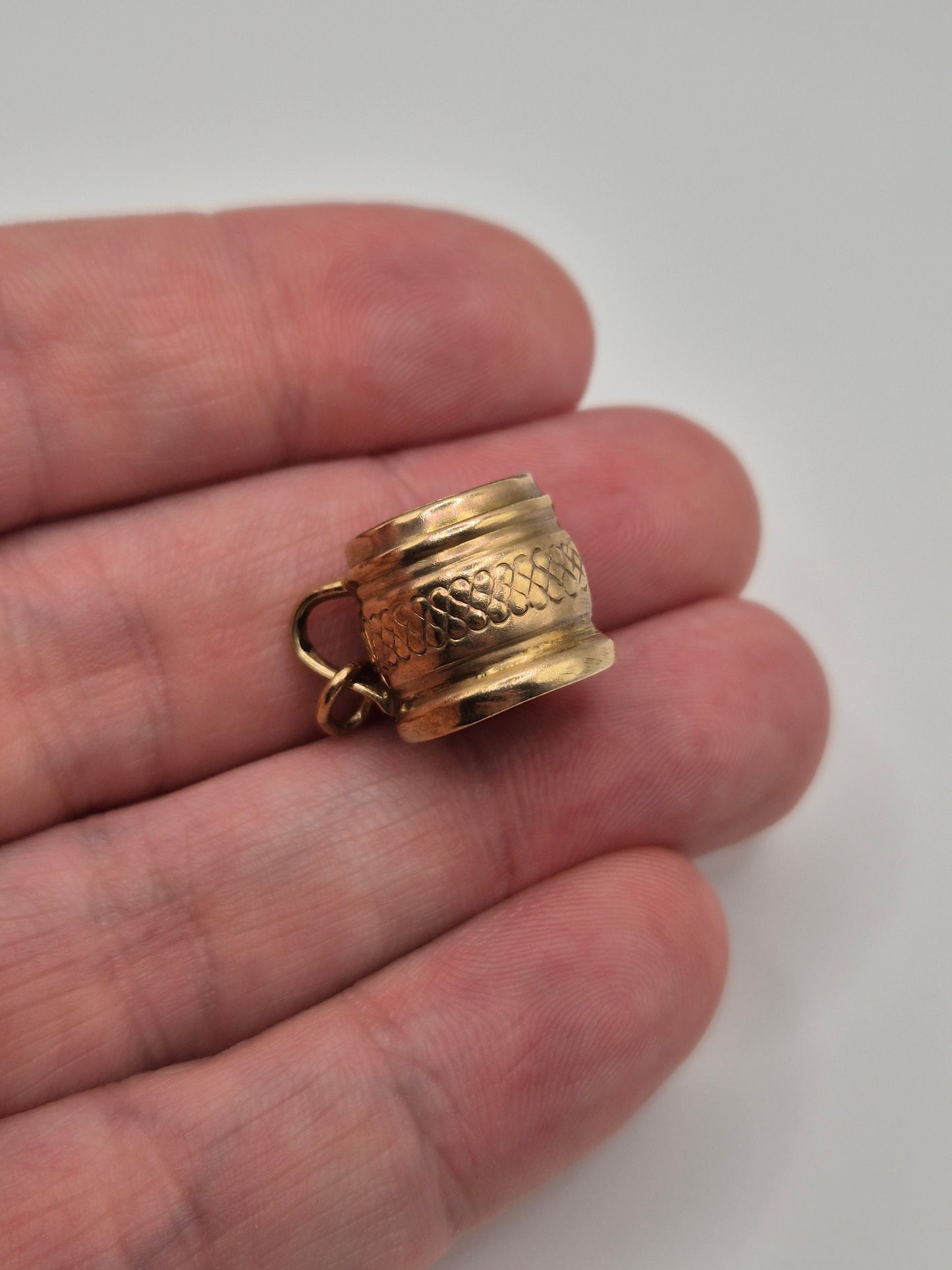 Vintage 9ct gold tankard charm