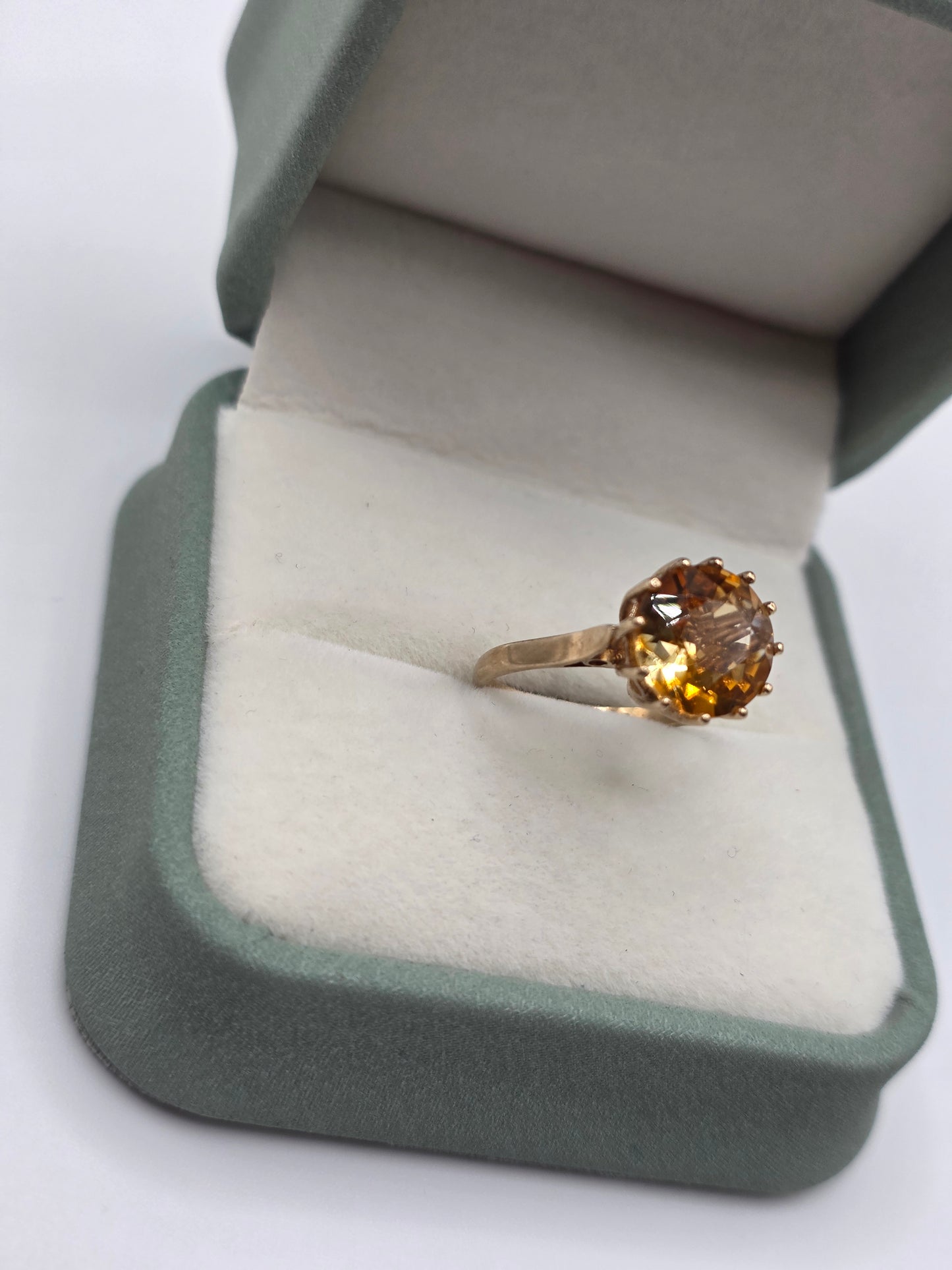 9ct gold citrine ring