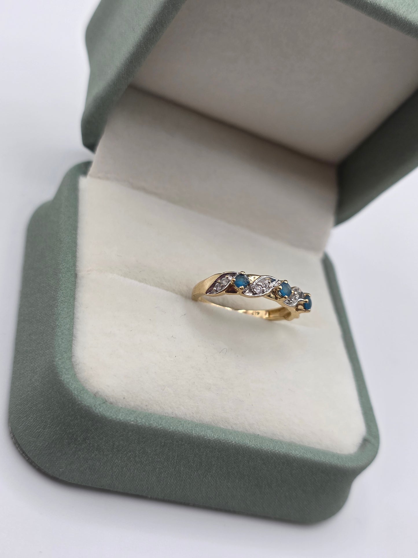9ct gold blue apatite and diamond ring
