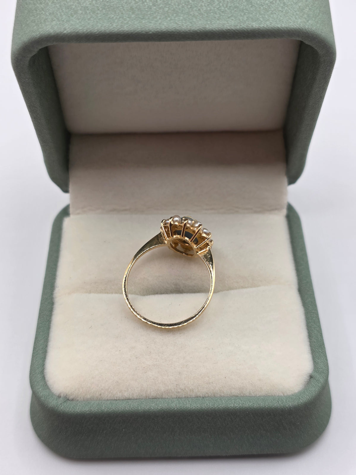 9ct gold wedgewood and pearl ring