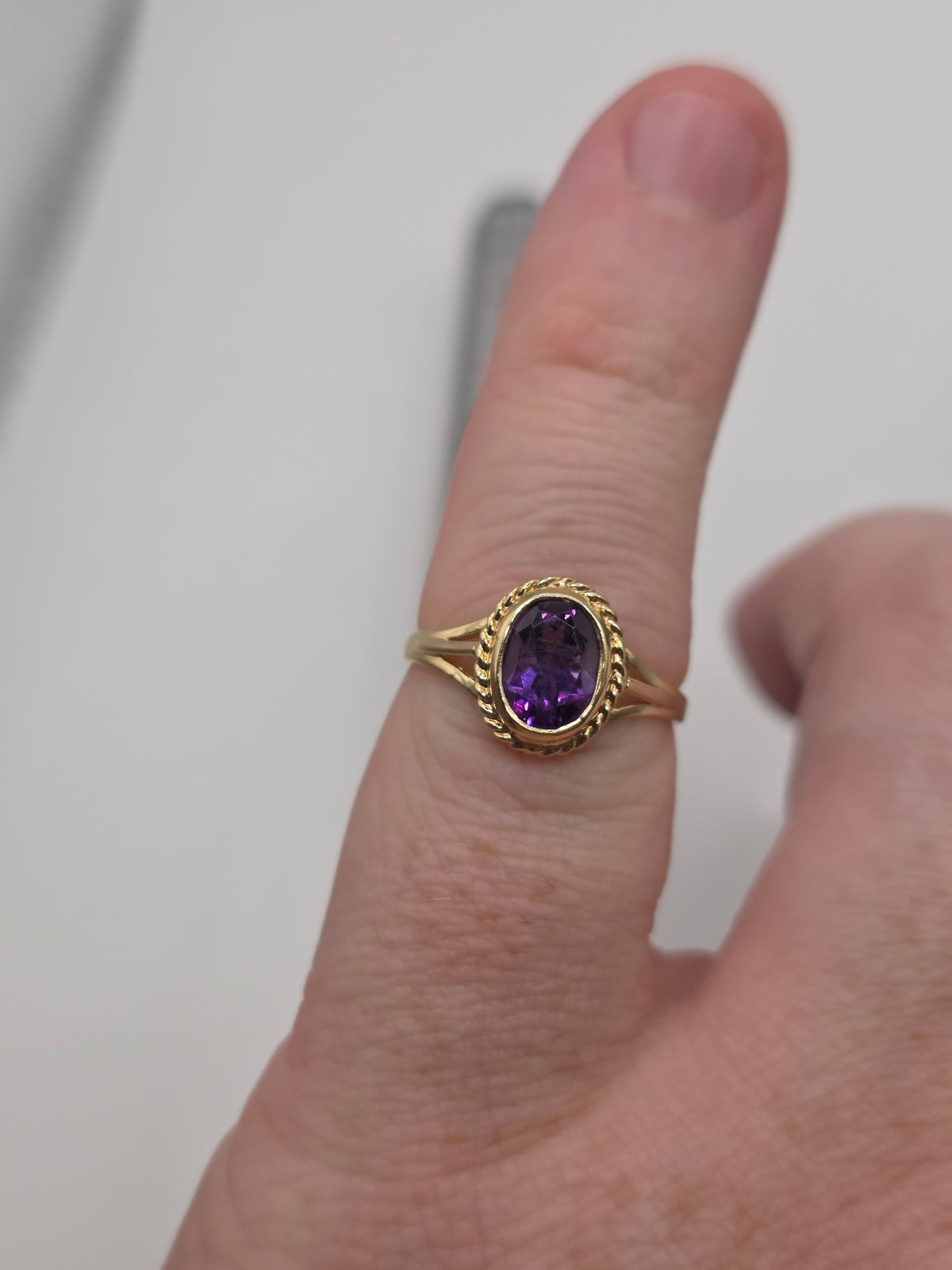 9ct gold amethyst ring