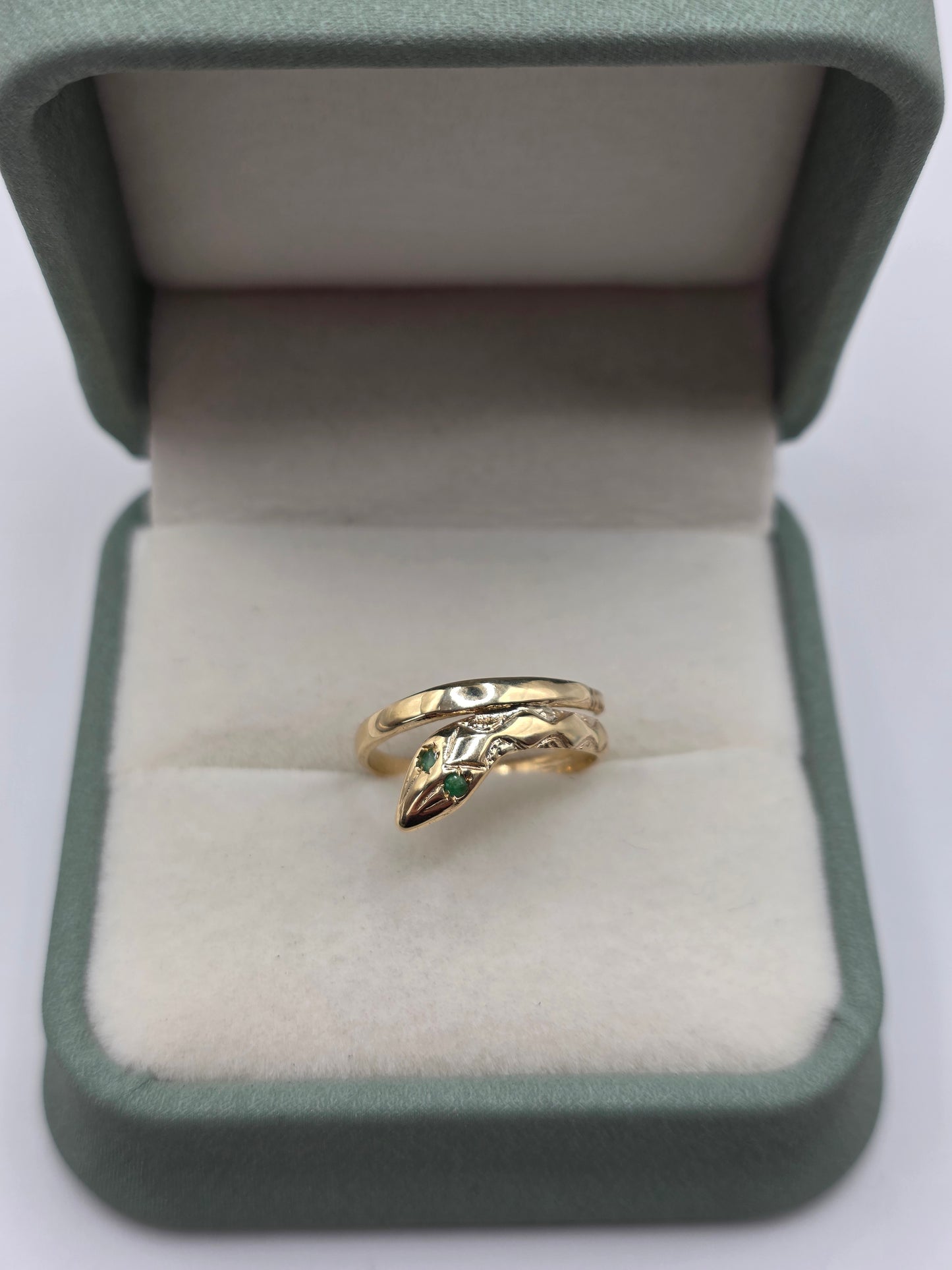 9ct gold emerald snake ring