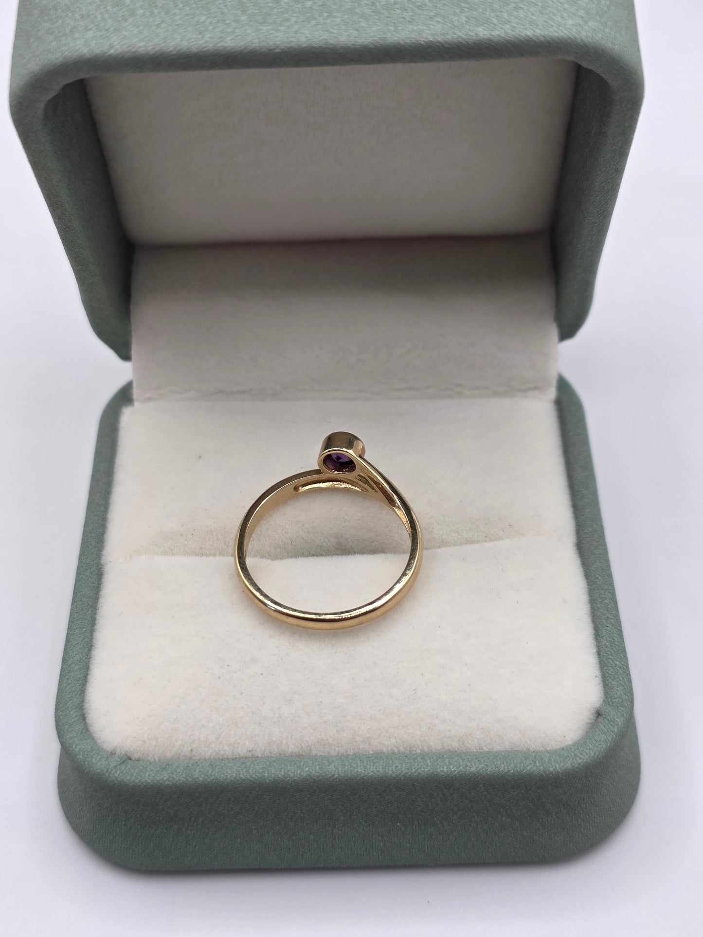 9ct gold amethyst ring