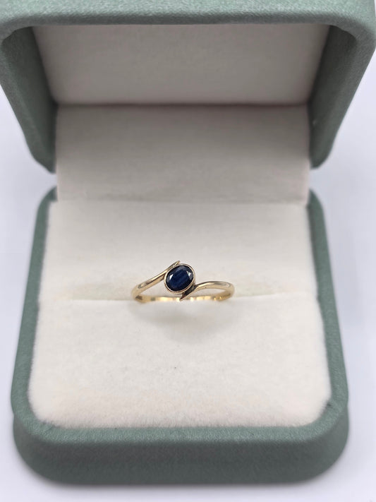 9ct gold sapphire ring