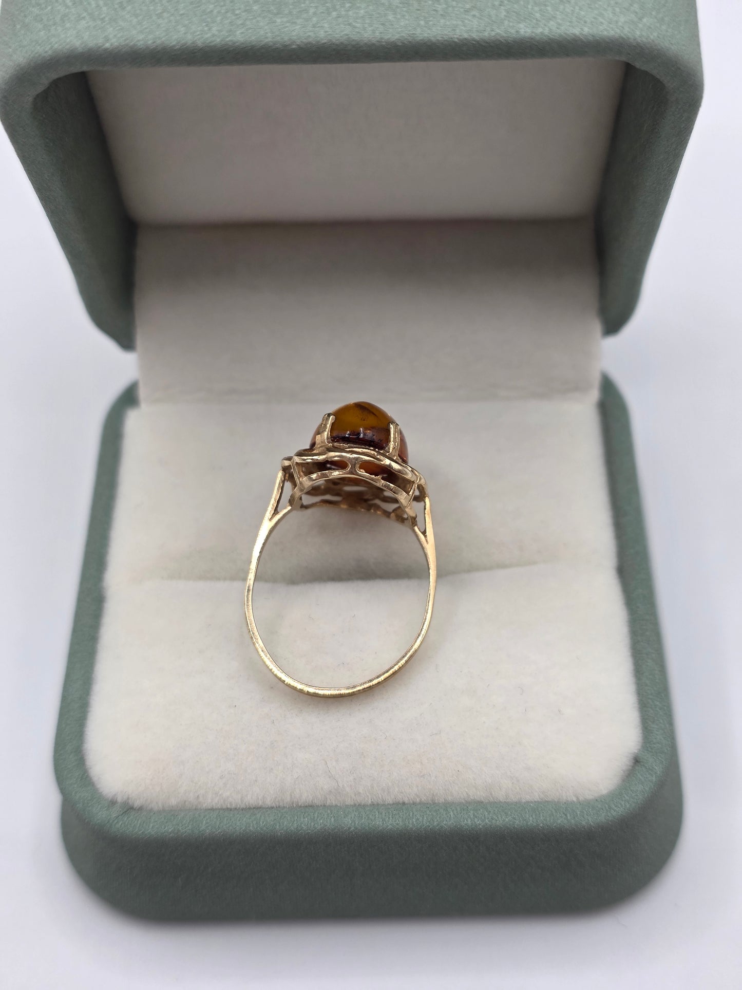 9ct gold amber ring