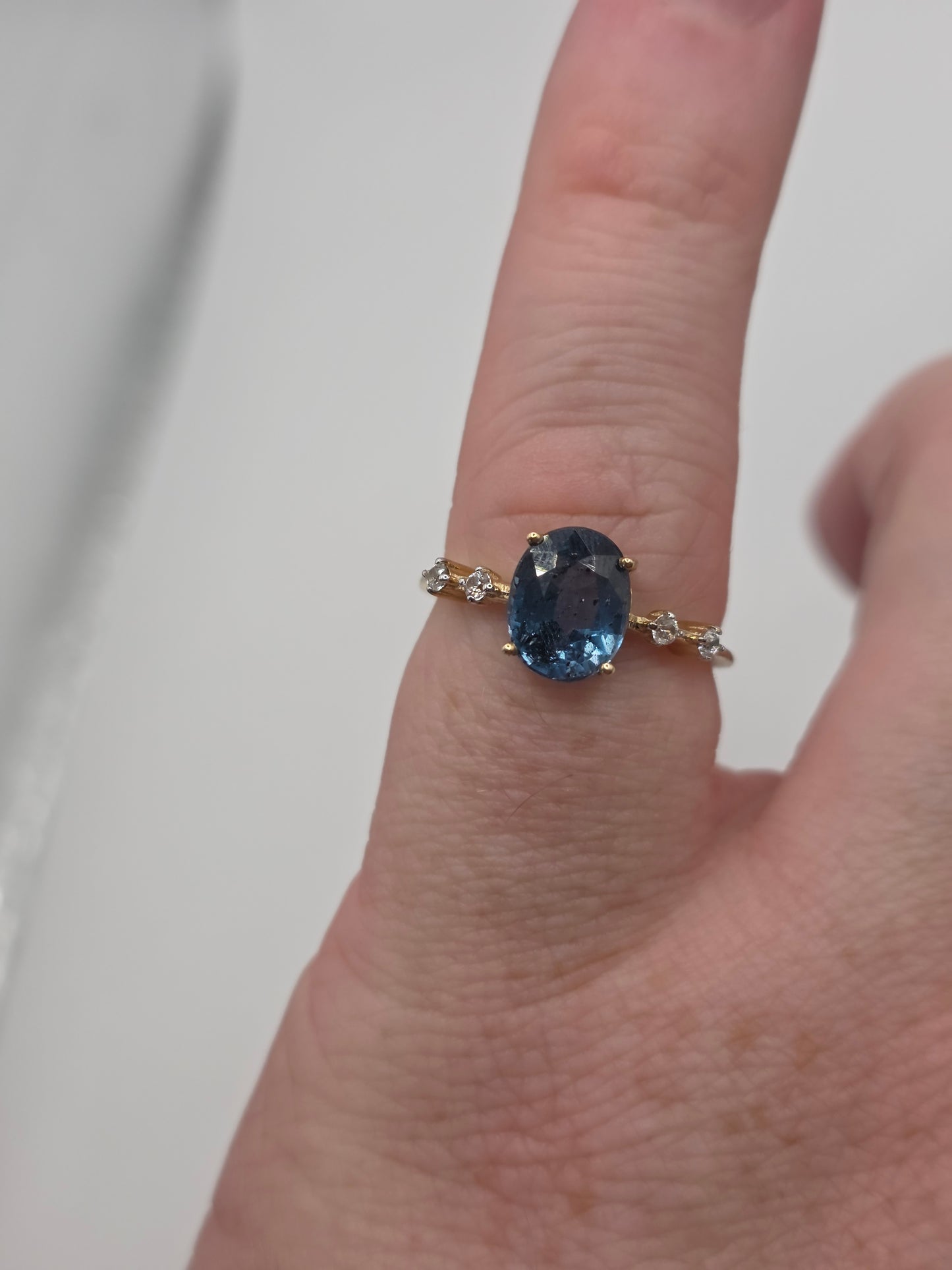 9ct gold topaz and spinel ring