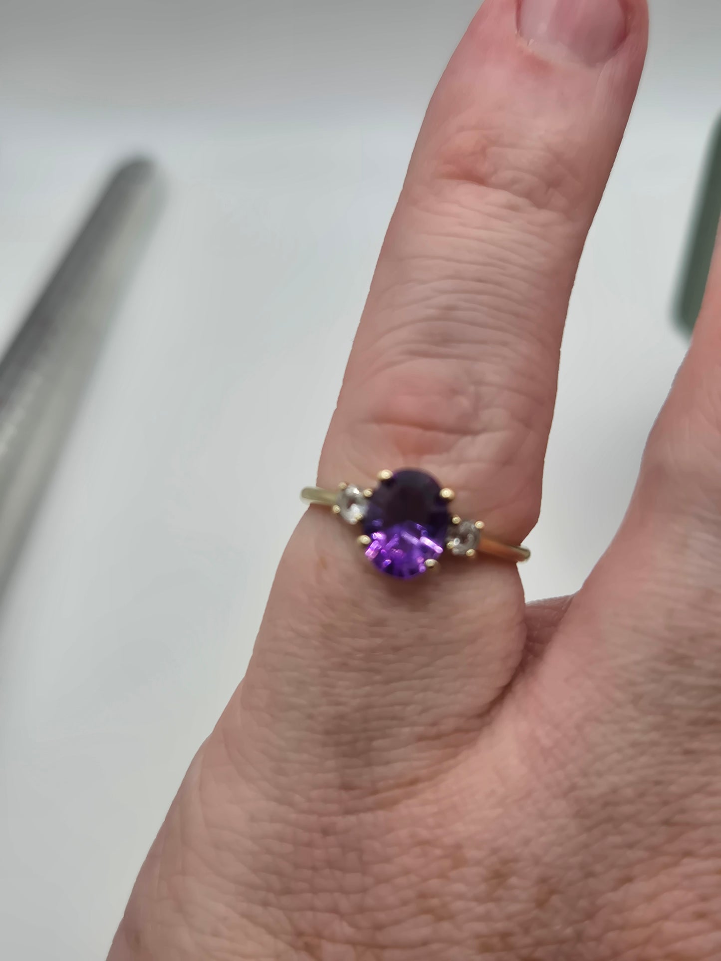 9ct gold amethyst and cz ring
