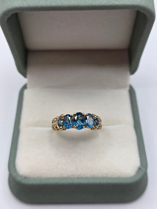 9ct gold topaz ring