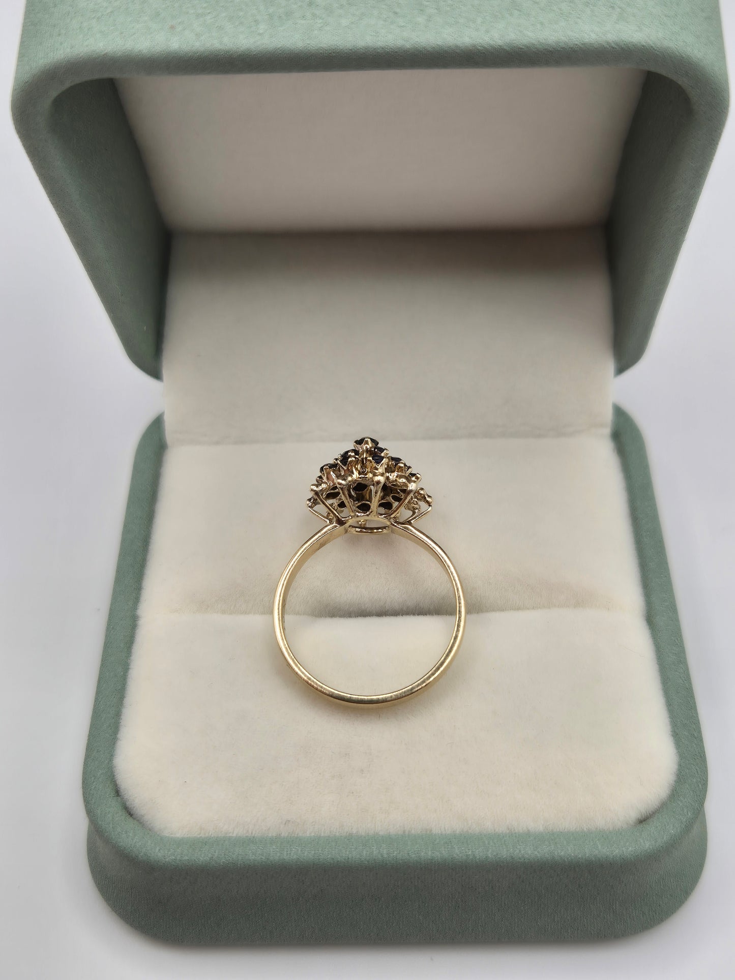 9ct gold sapphire ring
