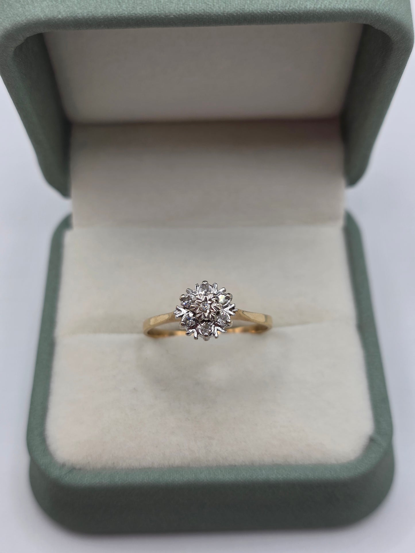 9ct gold diamond snowflake ring