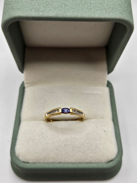 18ct gold tanzanite and diamond ring