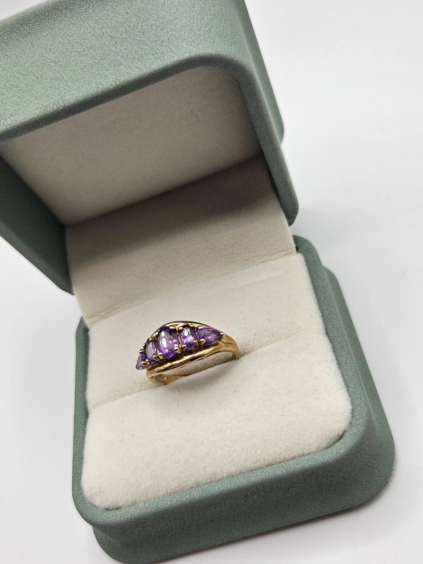 9ct gold amethyst ring