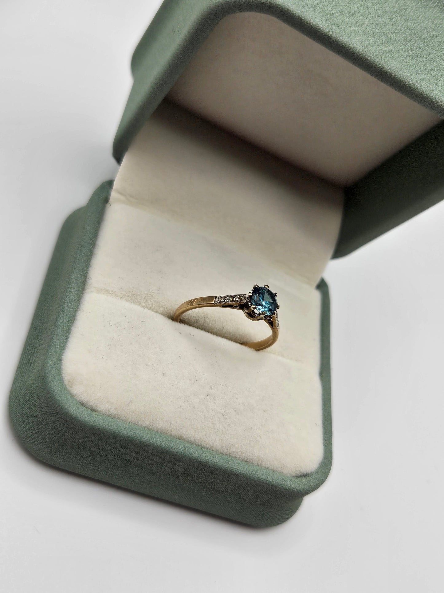 9ct gold blue zircon ring