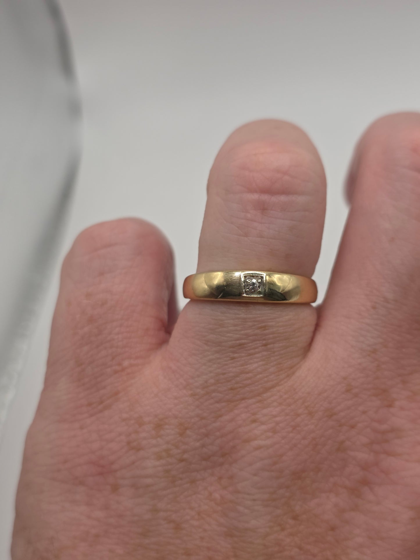 9ct gold diamond ring