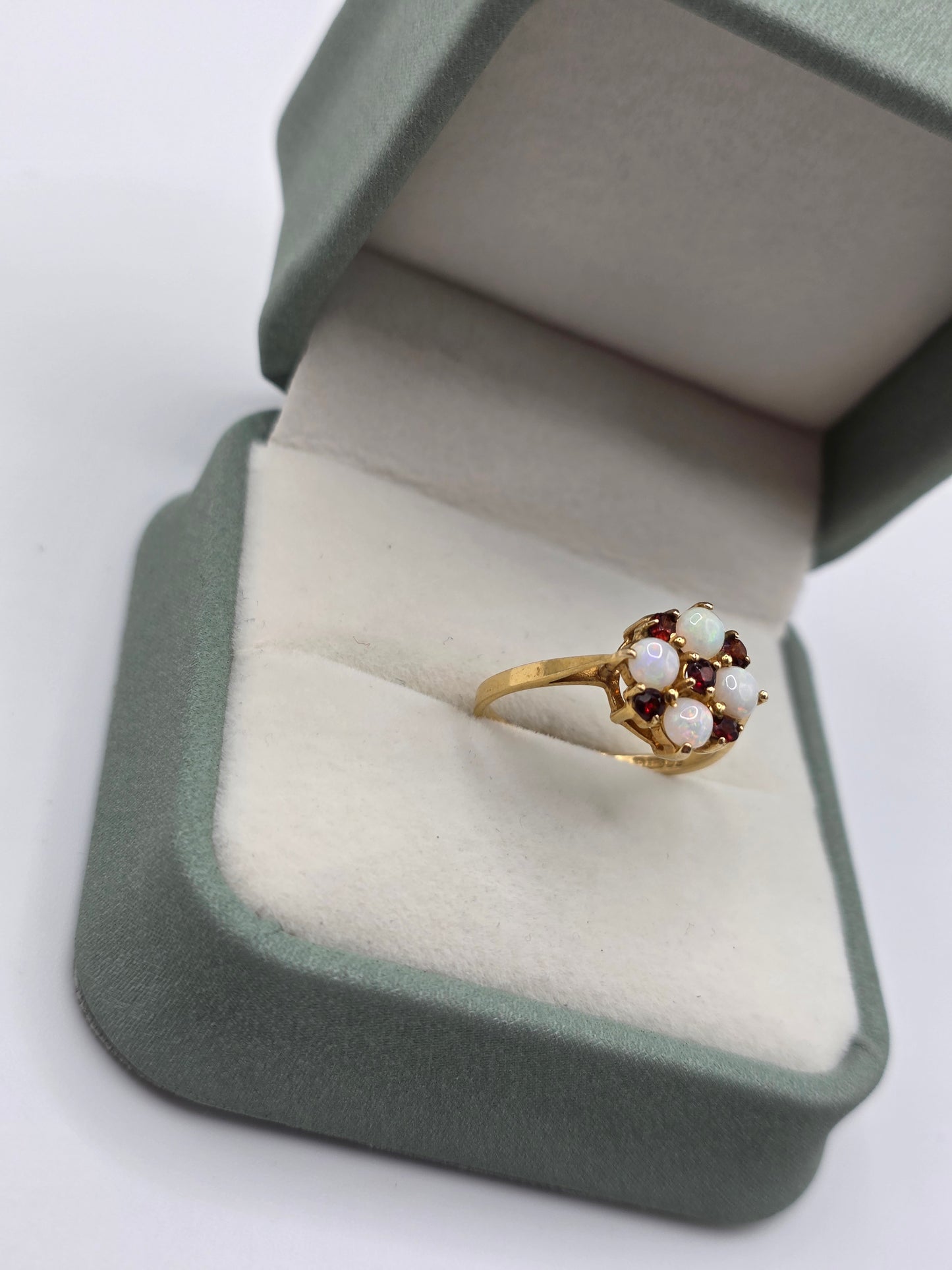 9ct gold opal and garnet ring