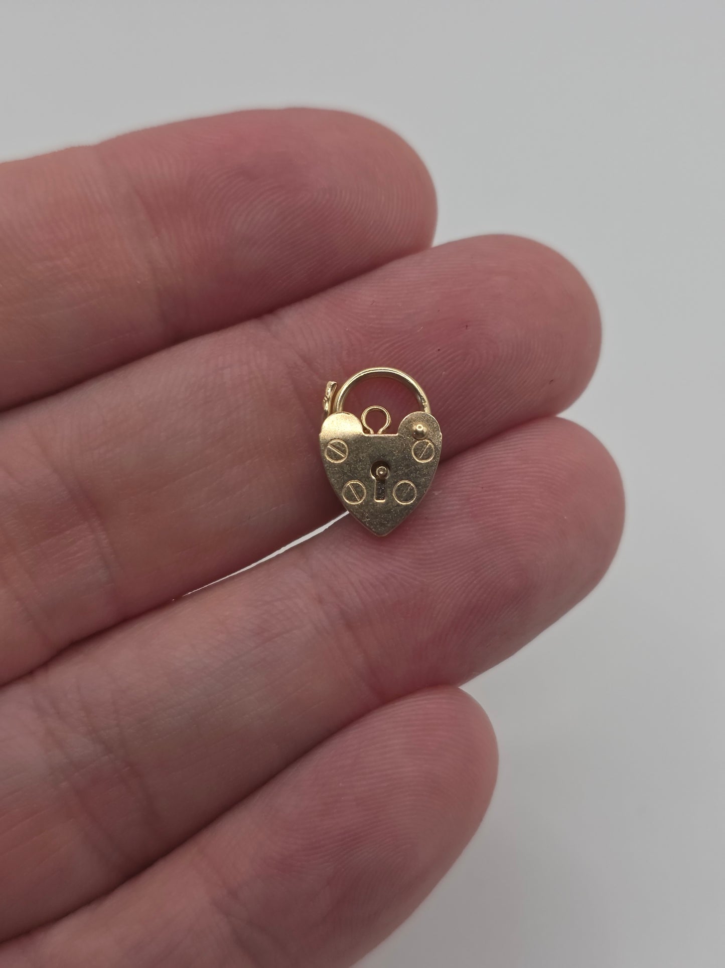 9ct gold padlock 5