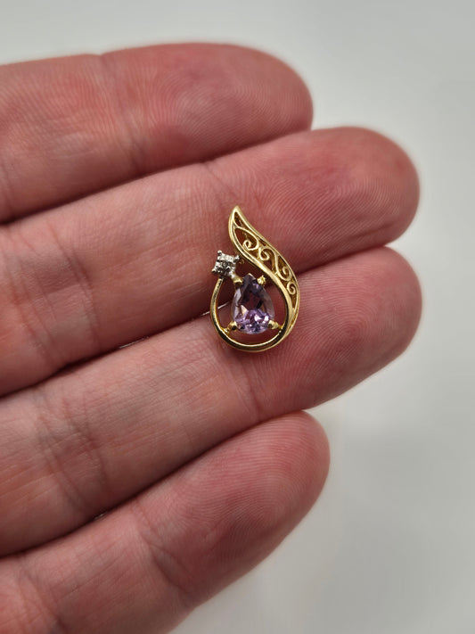 9ct gold amethyst and diamond pendant