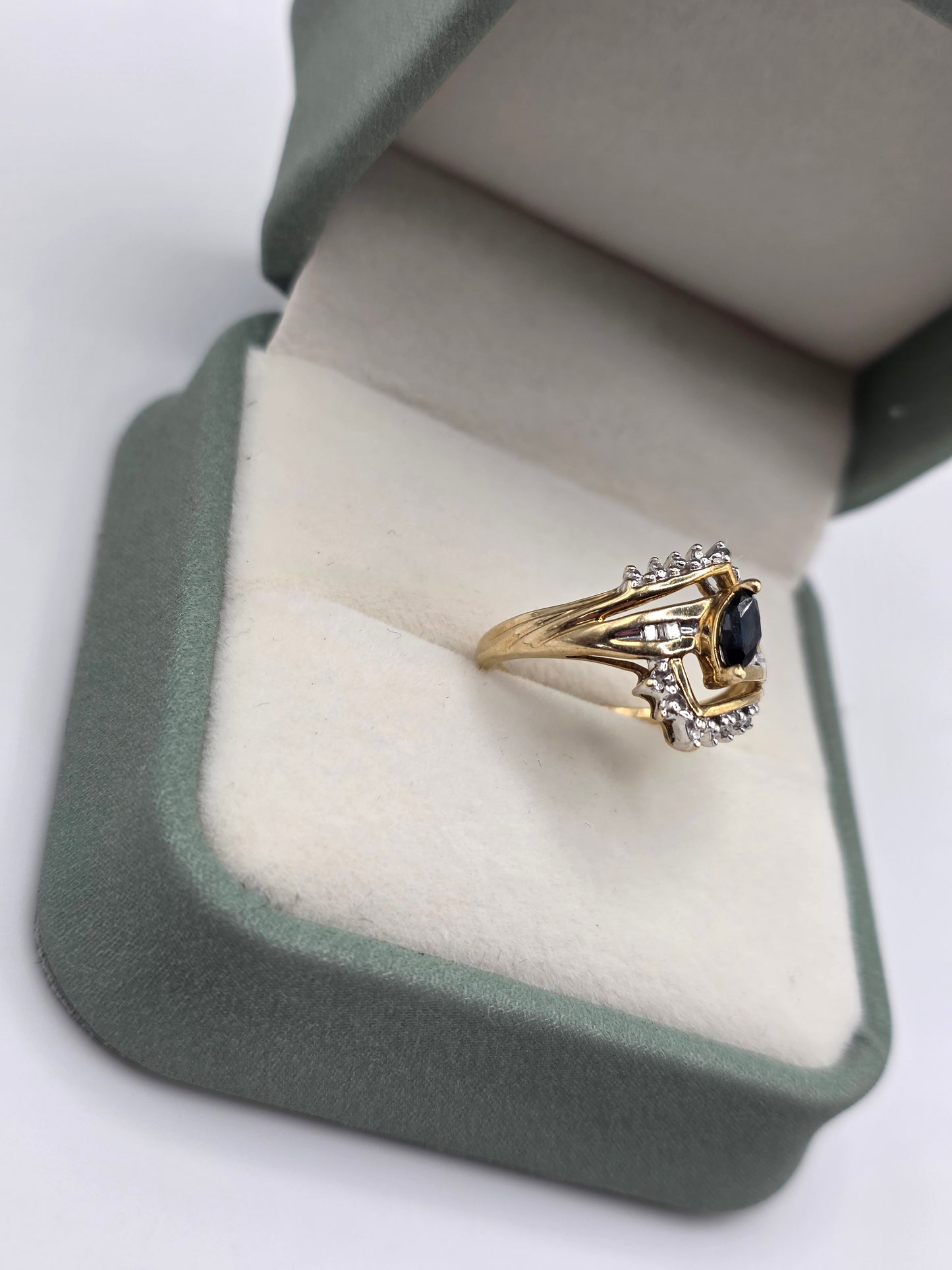 9ct gold sapphire and diamond ring