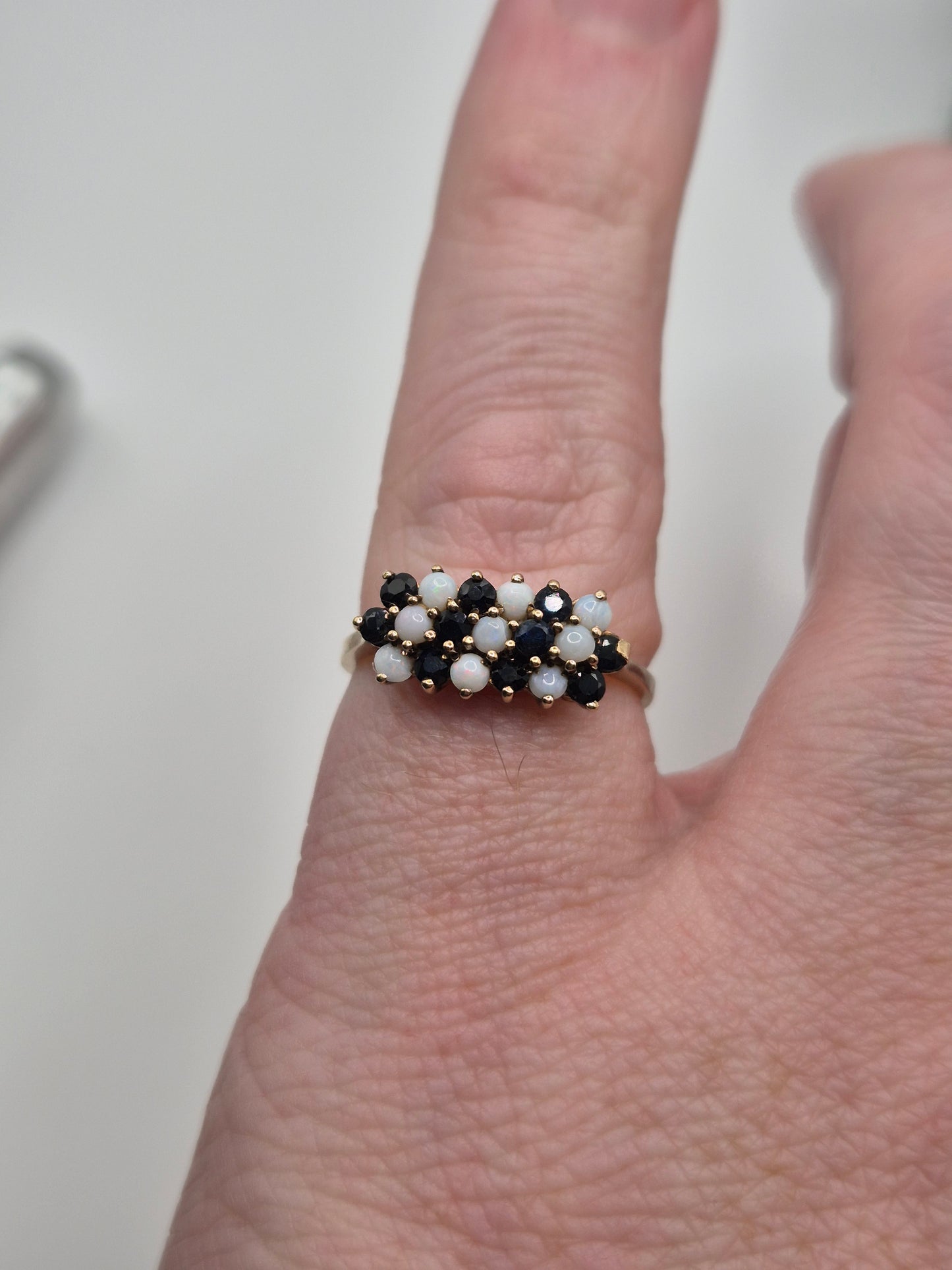 9ct gold sapphire and opal ring