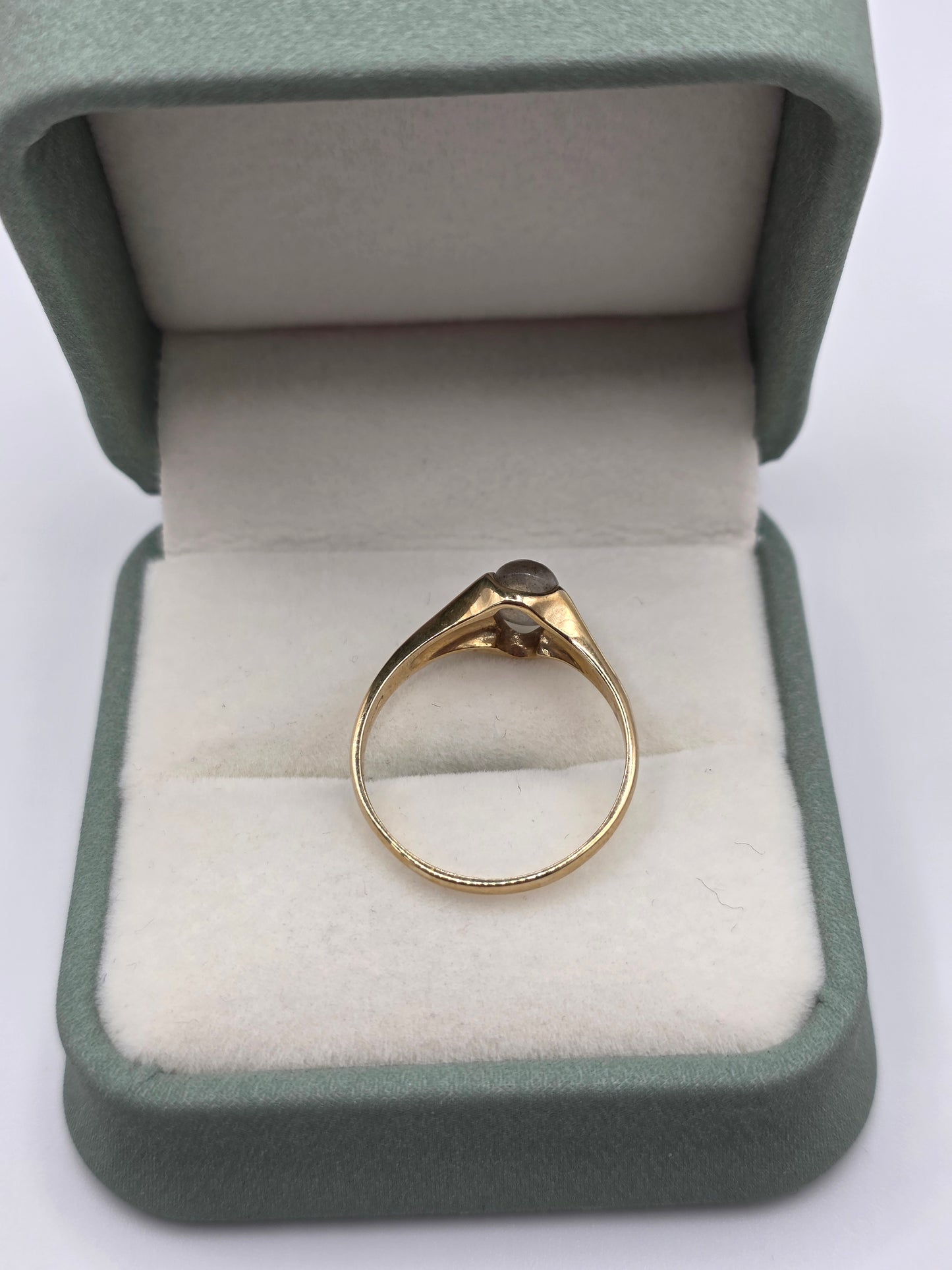 9ct gold labradorite ring