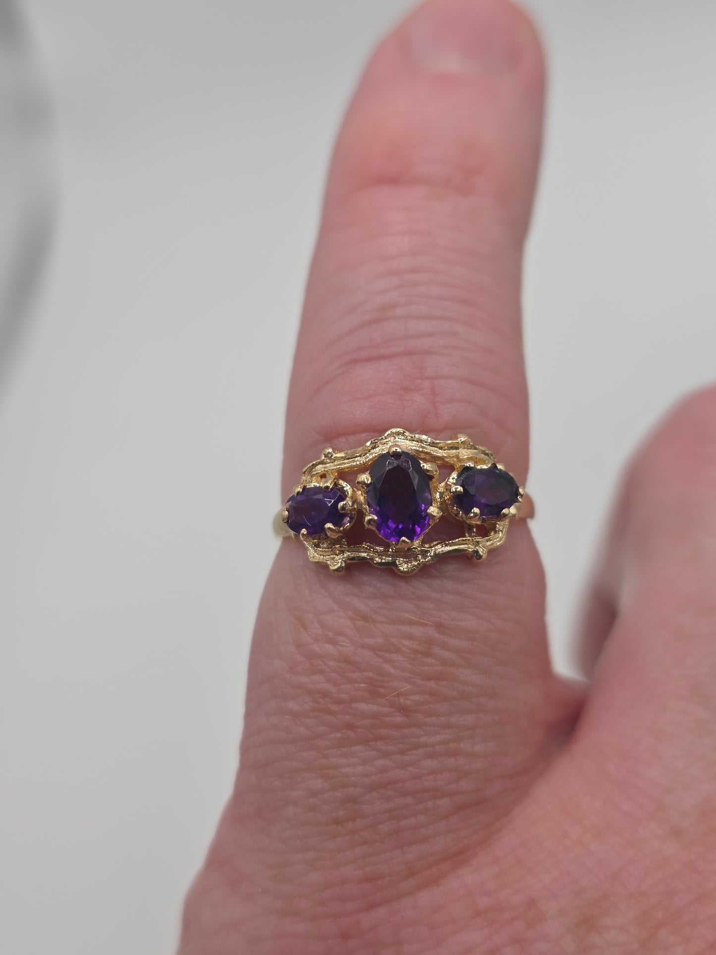 9ct gold amethyst ring