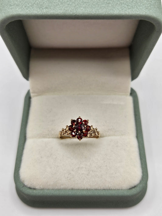 9ct gold garnet cluster ring