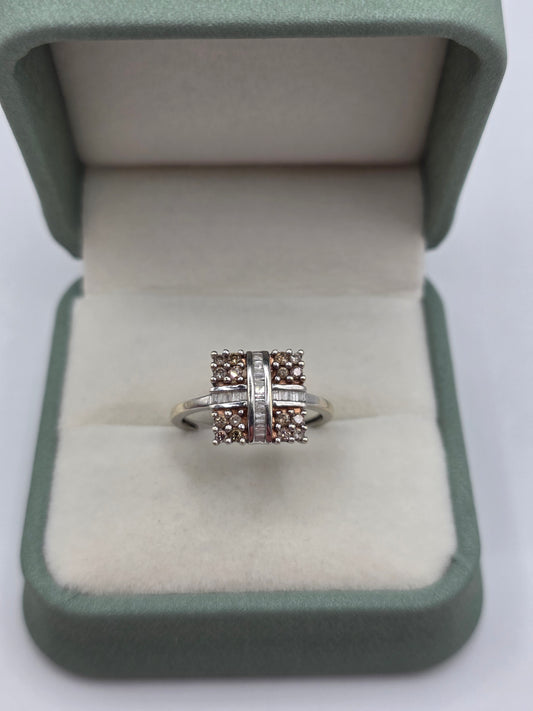9ct white gold 2 colour diamond ring