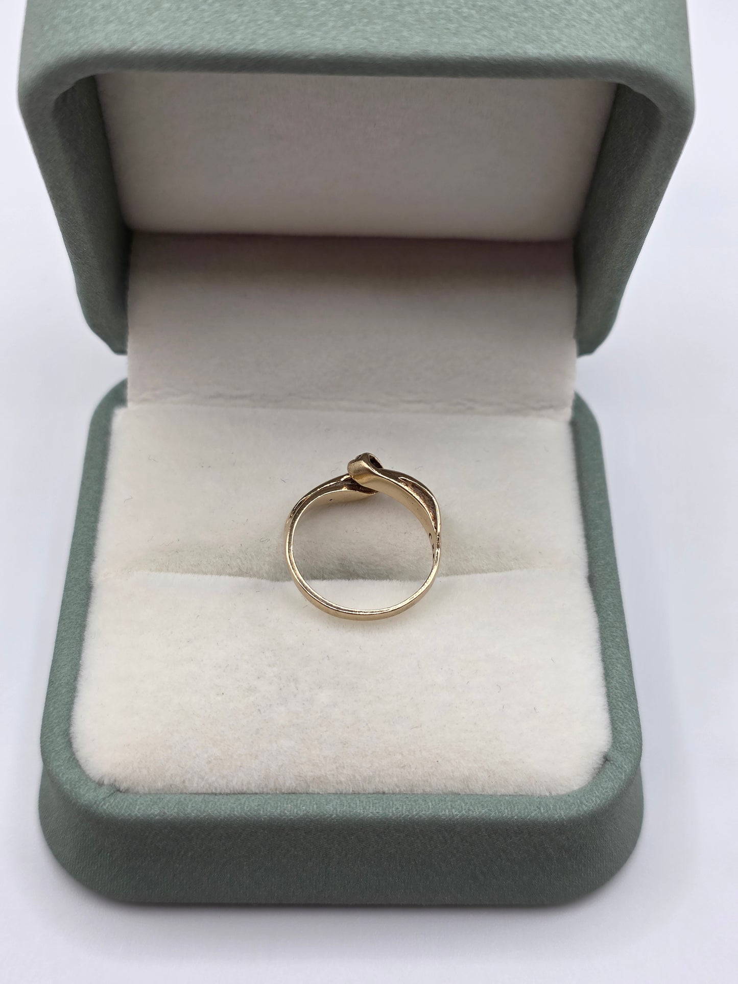 9ct gold diamond ring