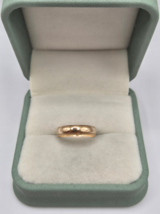 9ct gold patterned band ring