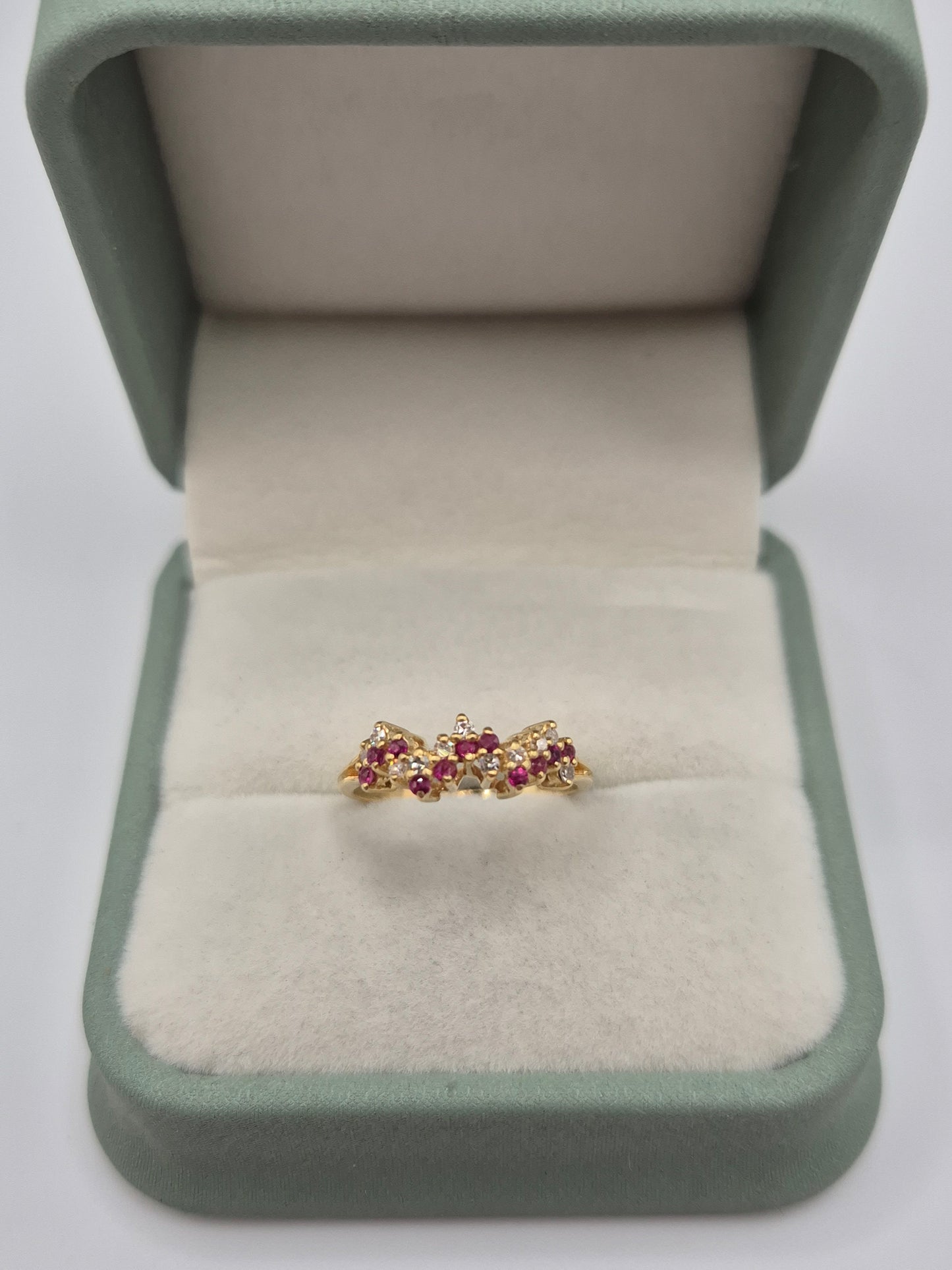 18ct gold ruby and diamond ring