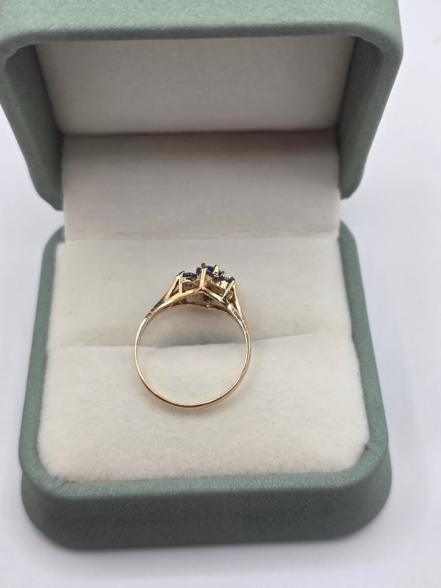 9ct gold blue cz ring