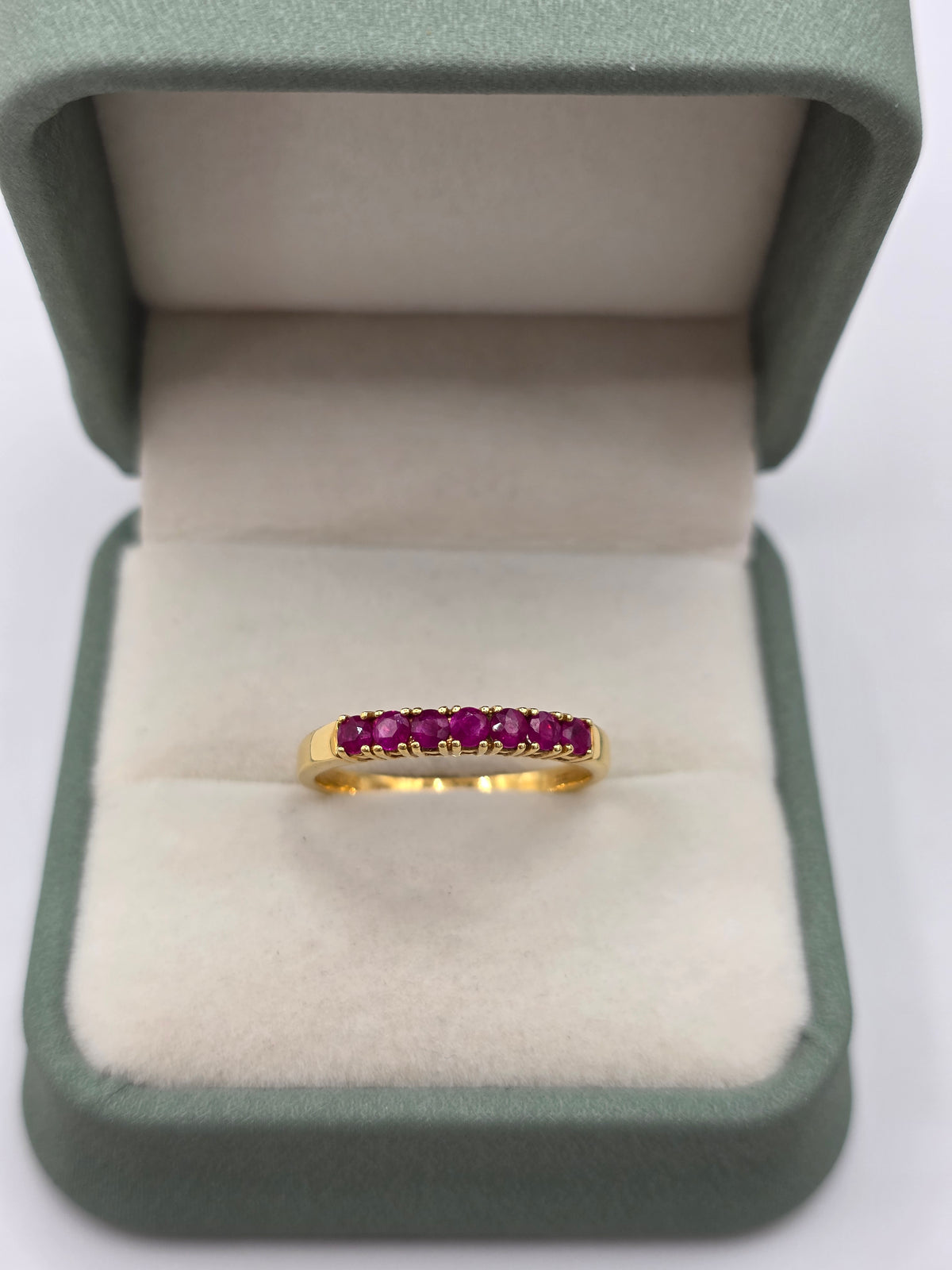 Heavy 18ct gold ruby ring