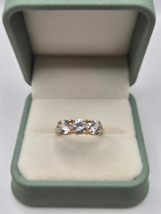 9ct gold white sapphire and diamond ring