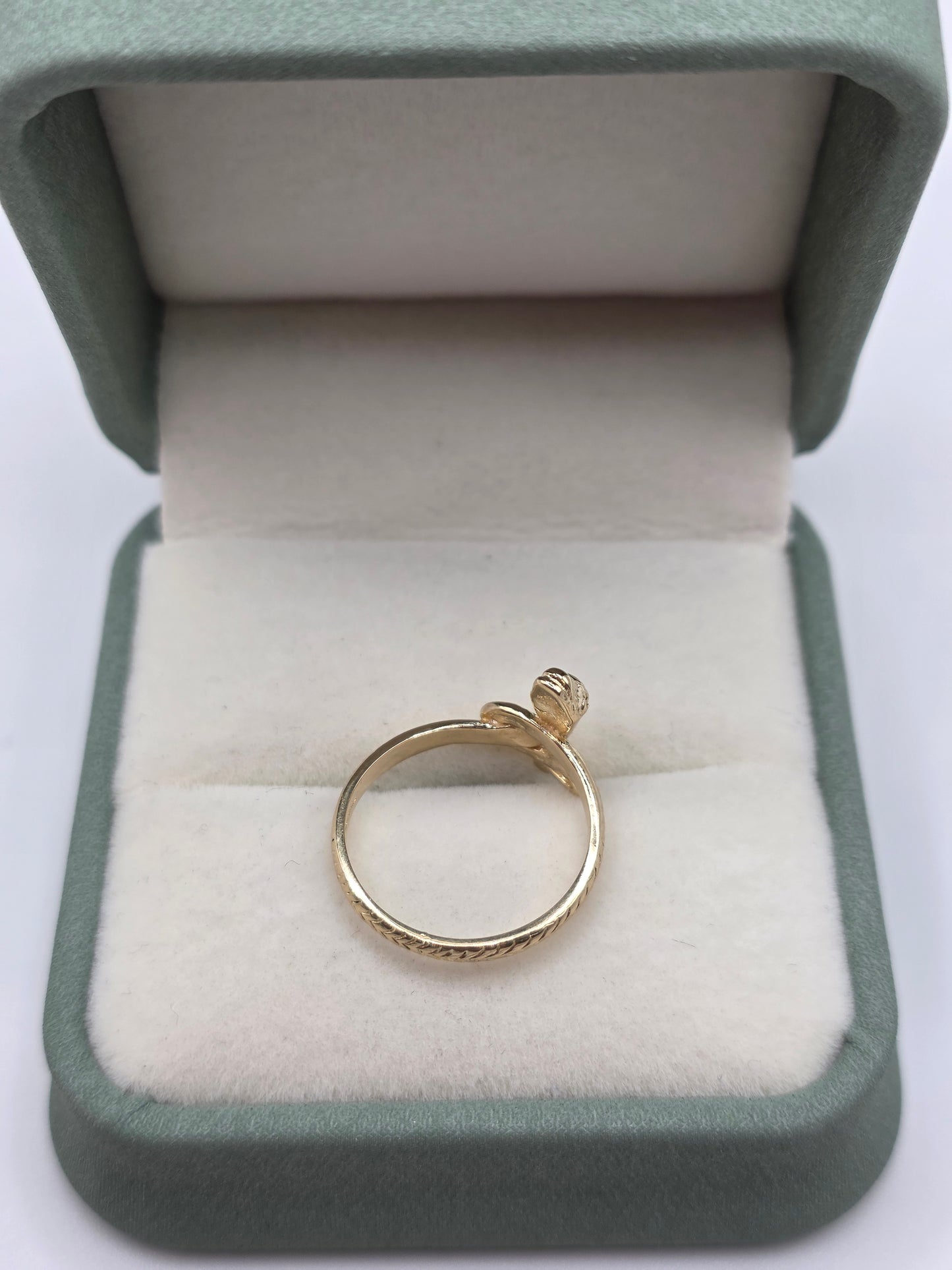 9ct gold snake ring