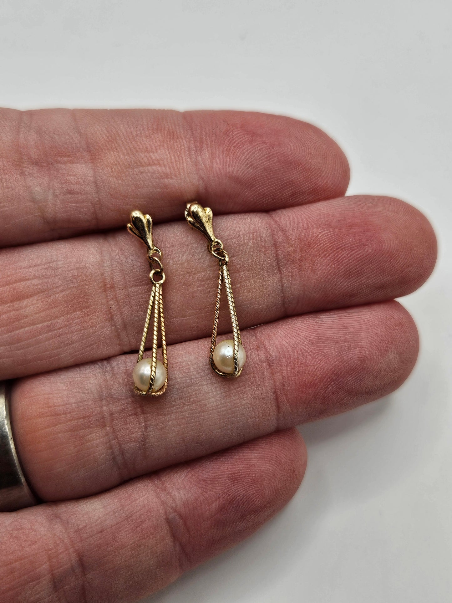 9ct gold pearl earrings